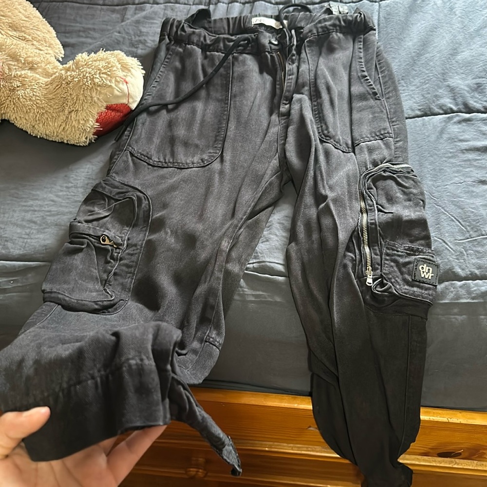 Zara Cargos